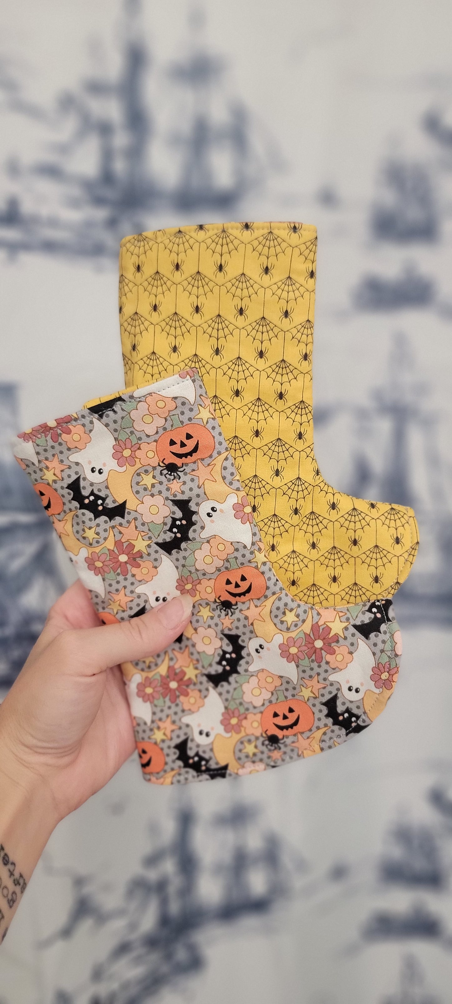 Spiders and Ghosties Halloween Suck Pads