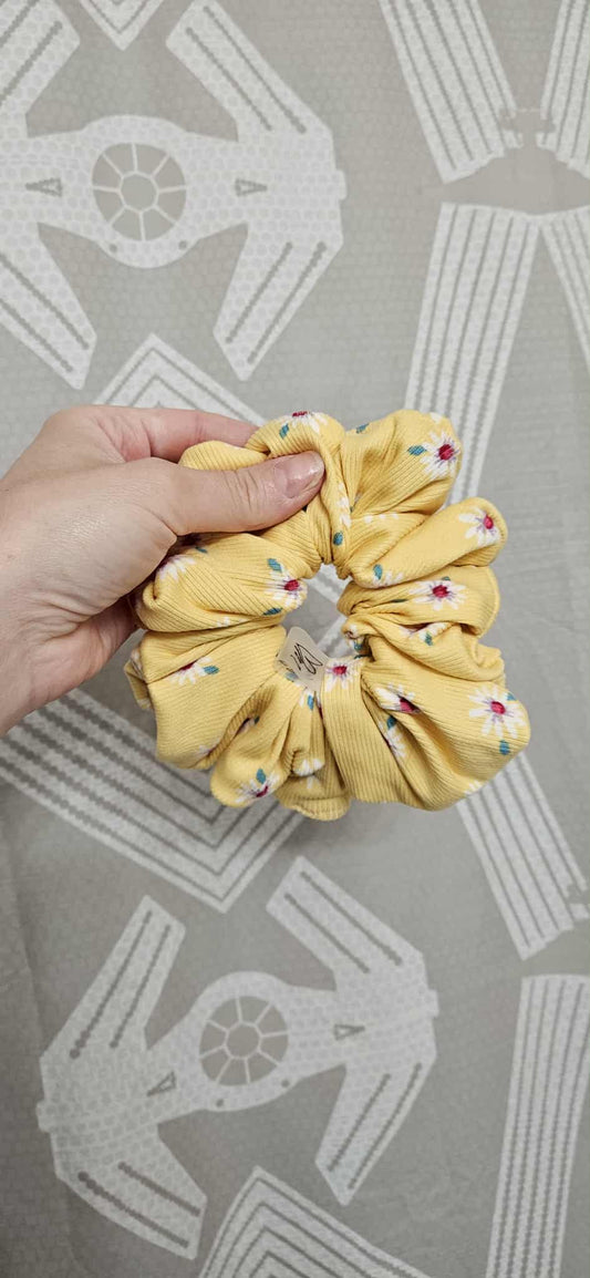 Yellow Daisy Ribbed Scrunchie