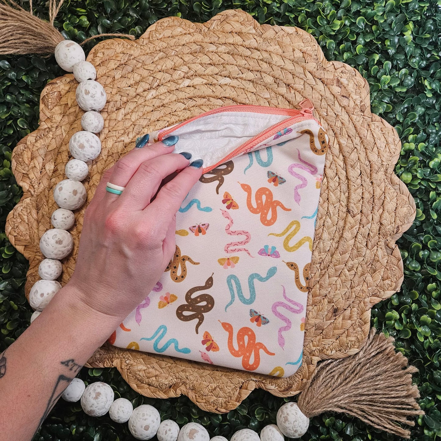 Zippered - Snakes KINDLE Sleeve