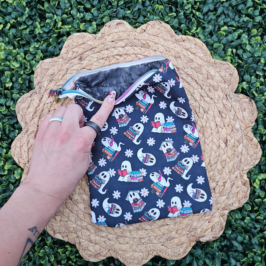 Ghostie Reads Kindle Sleeve