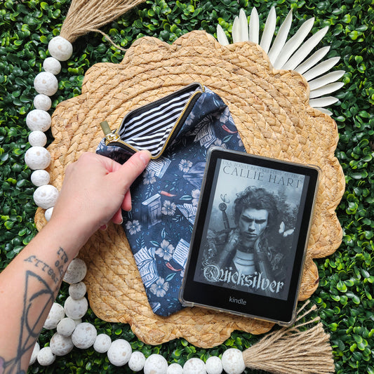 Zippered - Spicy Books KINDLE Sleeve