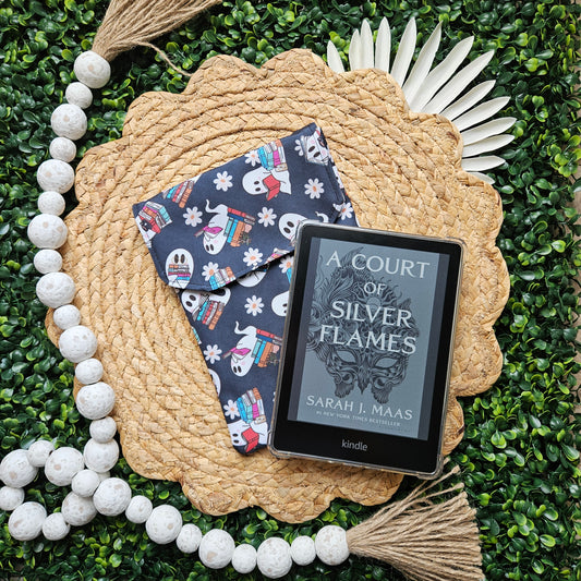 Ghostie Reads Kindle Sleeve