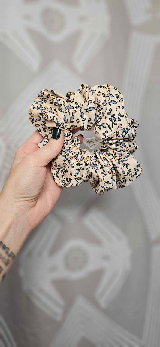 Peaches and Berries Scrunchie