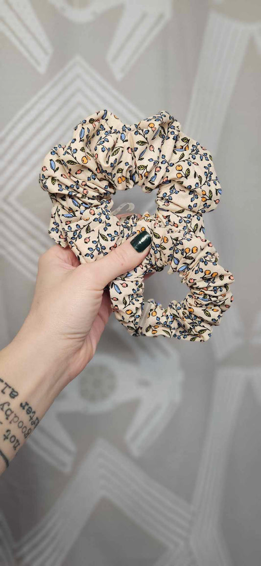 Peaches and Berries Scrunchie